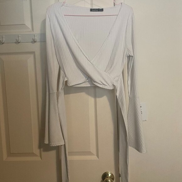 boohoo Cropped Rib Flare Sleeve Top Cream Size US 6 - Picture 2 of 5